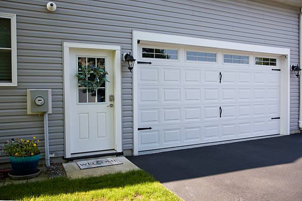 24/7 Emergency Garage Door Panel Replacement experts in Sissonville, WV